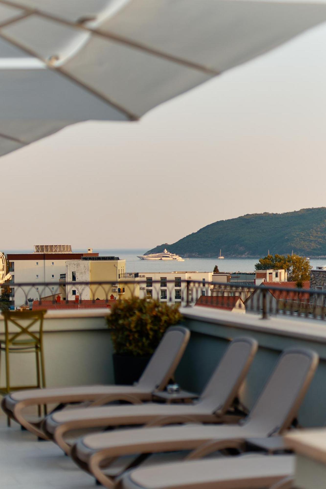 Hotel Diplomat By Aycon Budva Exterior foto